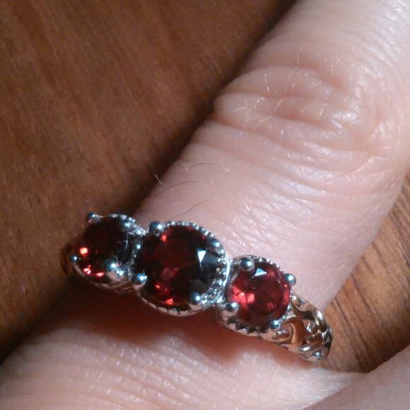 Mozambique Garnet Sterling Silver Trilogy Ring (Size 6) - Picture 2 of 15
